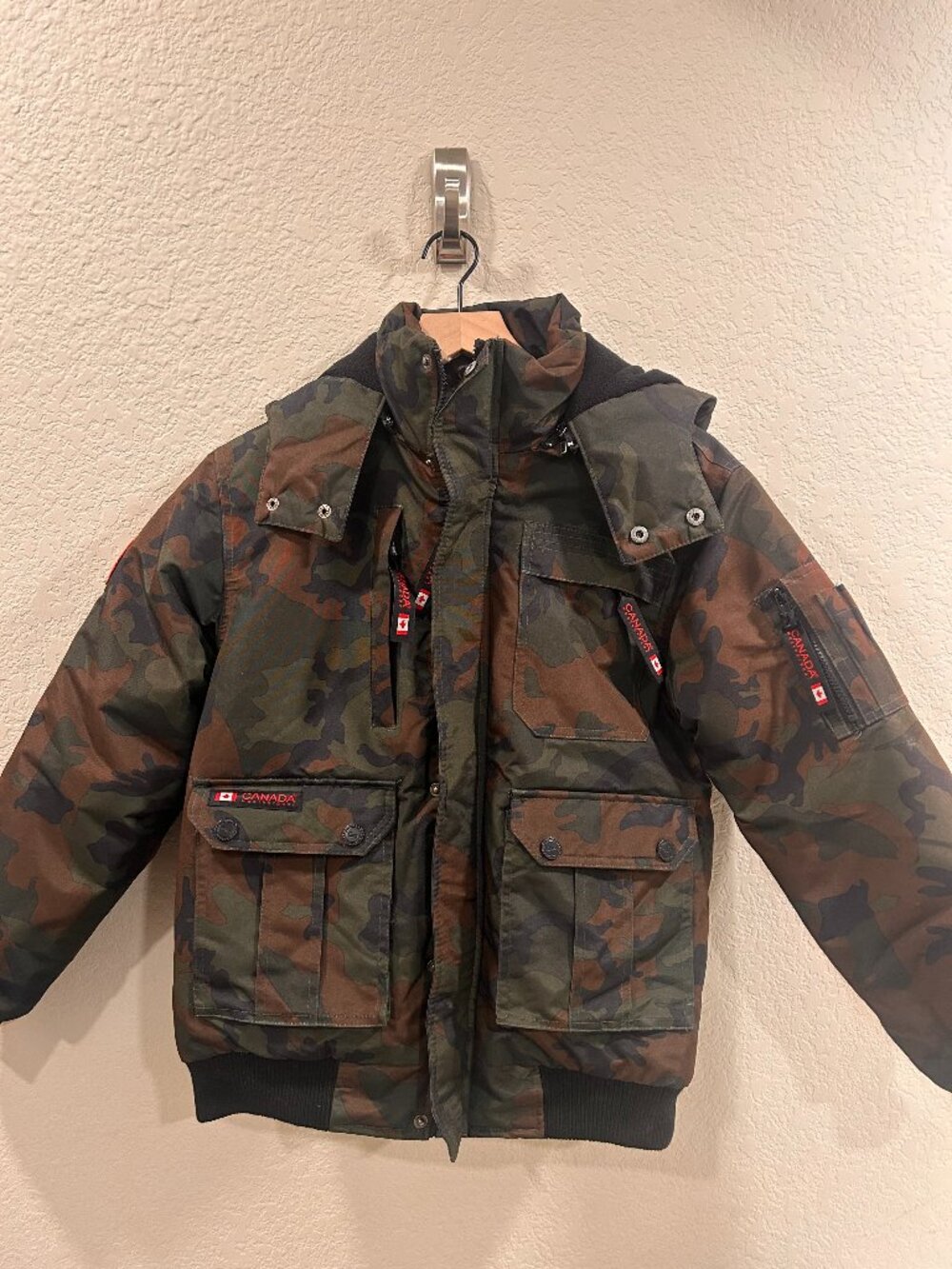 Canada Weather Gear Insulated Camo Winter Jacket Youth Large size 14/16
